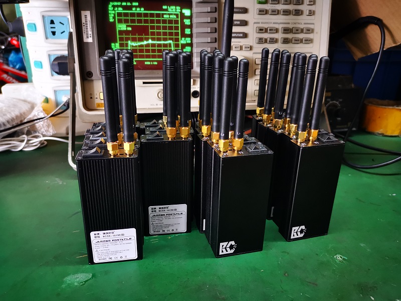 GPS positioning and tracking jammer L1 / L2 Beidou Positioning shield vehicle traveling data recorder jammer 10-20m signal shield
