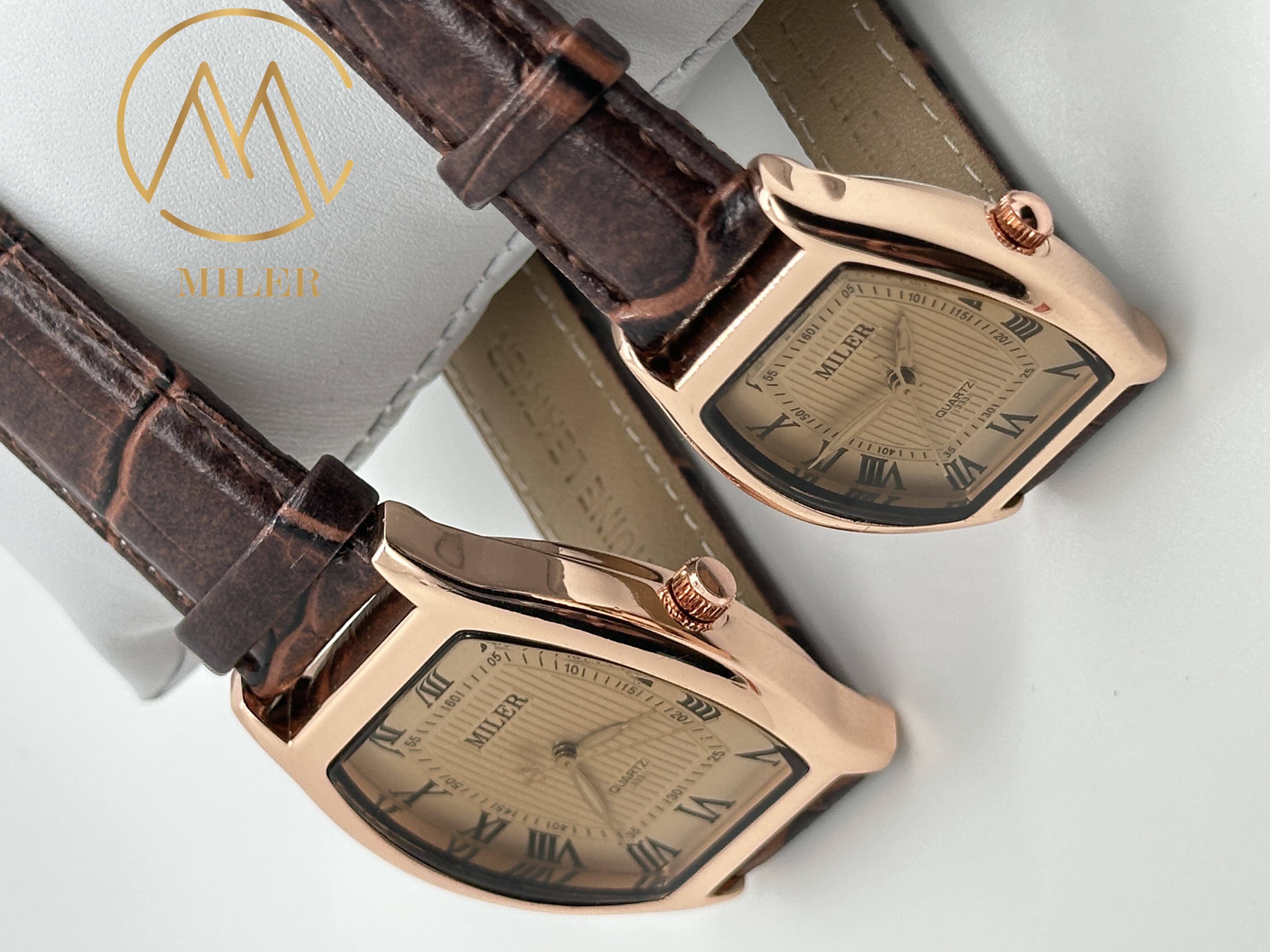 Water Resistance 30 Meters Leather Strap Quartz Watch Modern and Customizable