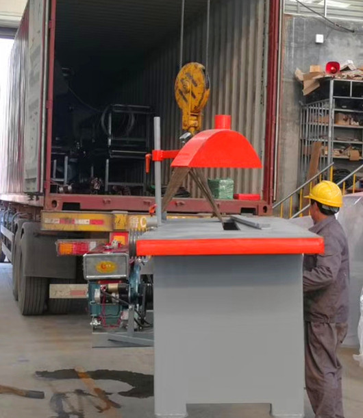 Heavy Duty Wood Cutting Sawmill Circular Saw Table Machine for sale