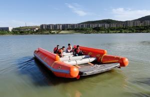 China Oem 60 Hp Outboard Power Inflatable Rescue Raft factory