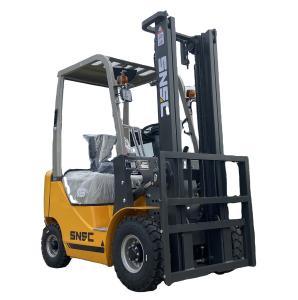 China BOXINHUASHENG Hydraulic Pump 4x4 Forklift Truck For Rough Terrain 3.5 Ton Capacity factory