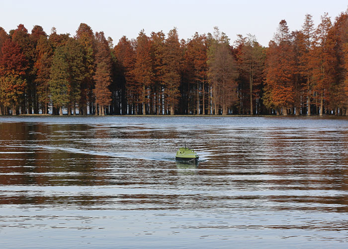 DEVC-104 green bait boat Fish Finder gps style radio control Style