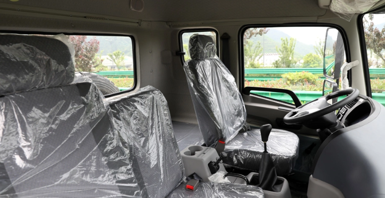 Off-Road Ready 2022 Dongfeng 4x4 6x6 Diesel Tarpaulin Truck with Single and Double Row