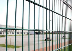 China 656 RAL 6005 Outdoor Double Loop Wire Fencing Heavy Duty Smooth Surface factory