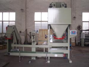 China High Speed Briquette / Coal Bagging Machine With Auto Belt Conveyor factory