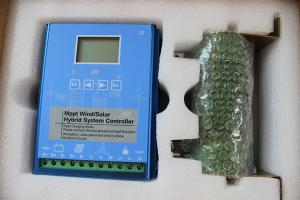 China MPPT Wind And Solar Hybrid Controller Connected With Battery 12V 24V 800W factory