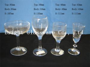 China Beautiful romantic design cocktail goblet glass, wine goblet glass for wholesale factory