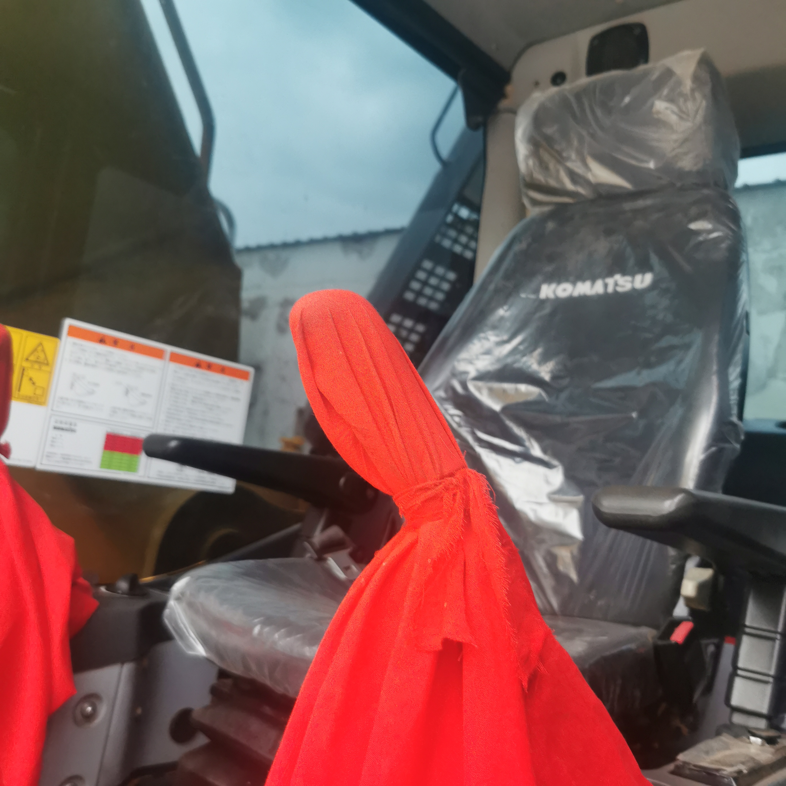 Second Hand Komatsu PC220-8 Excavator Original Japan 22Ton Operating Weight 2023 Year
