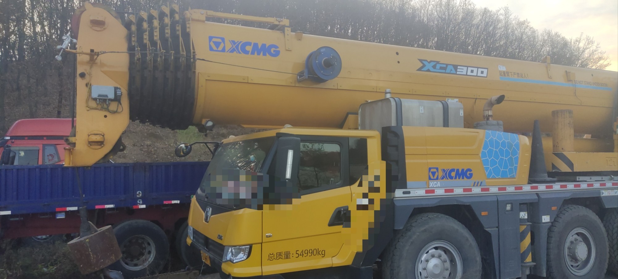 Extremely Efficient XCA200 200 Ton Mobile Hydraulic Truck Crane Heavy Lifting Equipment