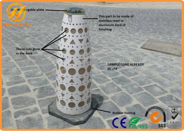 Qatar Standard Traffic Safety Equipment / Solar Traffic Cone Solar Lights , Long