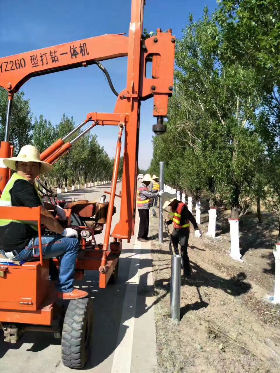 Highway Steel Guardrail with Q235 Q345 Certificate CE/BV/ISO 9001/ISO14001/ISO 18001