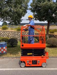 China Self Propelled 6m 250kg Mini Scissor Lift Working Platform factory