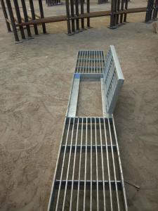 China City Road Galvanized Steel Walkway Grating Silver Appearance With Hinge / Round Bar factory