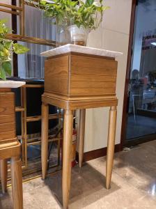 China ISO9001 Standard Hotel Lobby Furniture Solid Wood Console Table 550*550*750mm factory