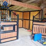 14ft 3.0m Bamboo Horse Stable Customized Door Size For Secure Comfortable