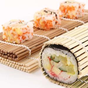 China Natural Color Bamboo Sushi Rolling Mat 24cmx24cm / 27cmx27cm factory