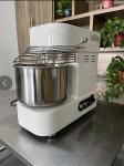 1.1kw Spiral Bread Mixer 5kg Professional Spiral Dough Mixer For Home