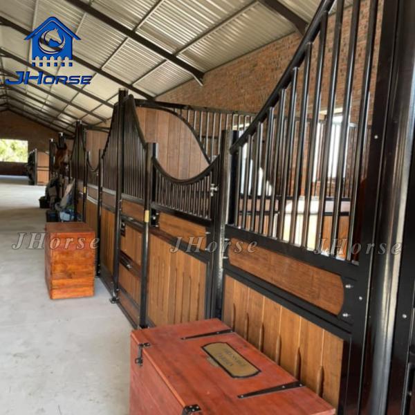 2.3m Height Horse Stable Perfect For Farms And Horse Stable Powder Coated Or