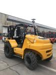 Pneumatic Tire Rough Terrain Forklift 3.5 Ton 4 Wheel Drive 5000 - 6000 LBS