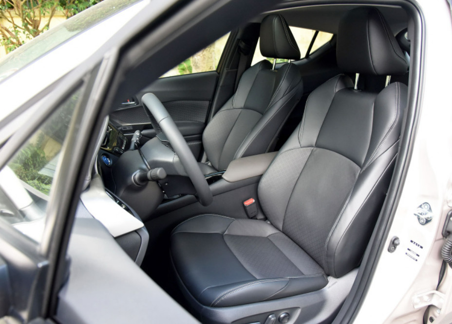 Toyota C-HR 2022 dual-engine 2.0L E-CVT Leading version Hybrid Small SUV New Car