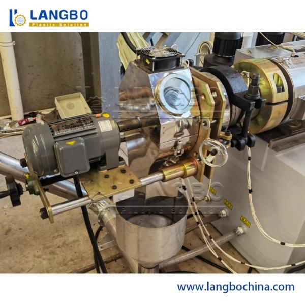 China Parallel Twin Screw Granulating Masterbatch PVC Pelletizing Machine factory