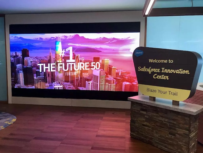 Ultra Thin 2.0mm Indoor Full Color LED Screen SMD1515 800cd/sqm 0