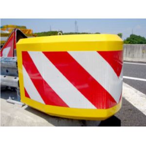 China Honeycomb Shape 8 Guard Highway Crash Attenuator Anti Collision factory