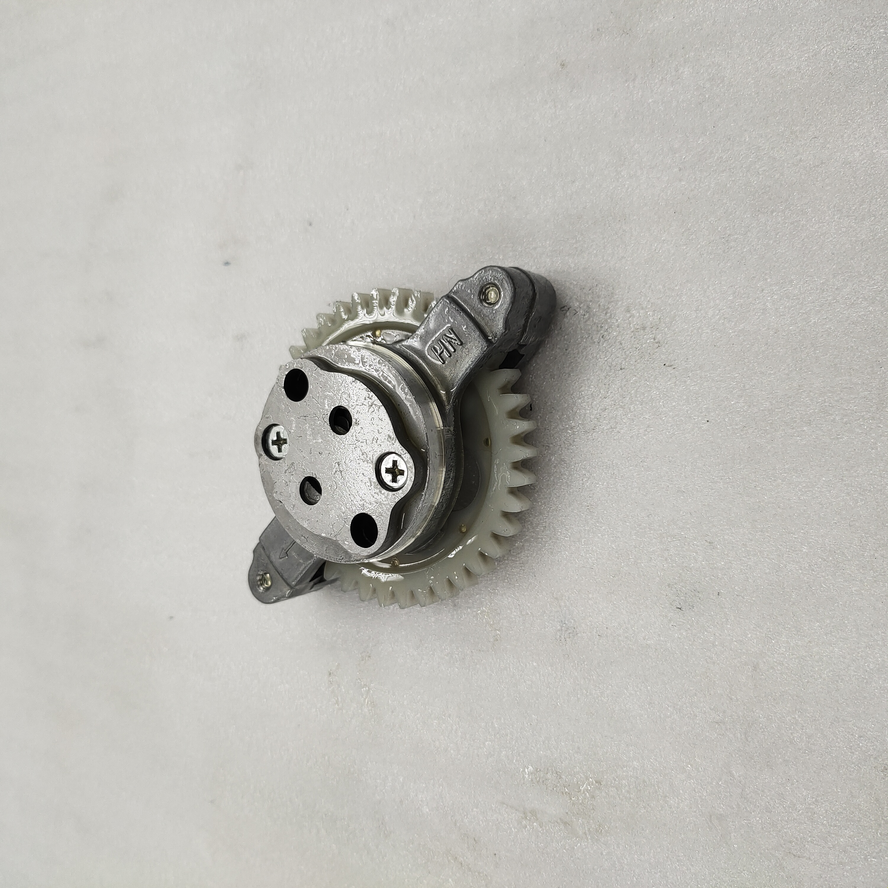 Silver Oil Lubrication Pump for LF150cc 250cc Motorcycle Engine Tricycle Spare Parts