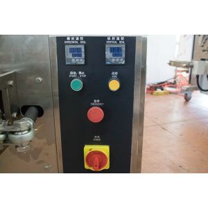 Automatic sachet popcorn/nuts/chips packing machine with cup volumetric filler