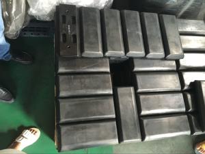 China Bolt On Black Hard Quality Rubber Track Pads 300-2/300-4 For Pavers factory