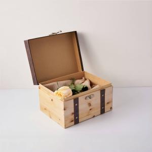 China Wholesale Luxury Large Capacity Wooden Gift Box Wood Flap Lid Storage Packaging Boxes With Lock factory