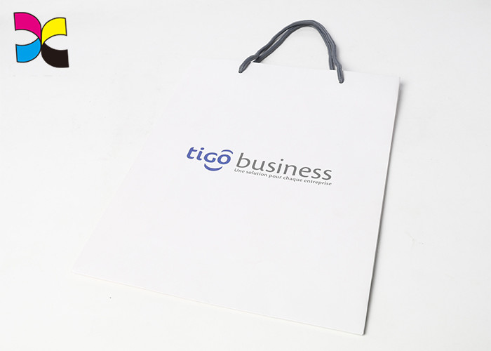 White Personalized Paper Gift Bags With Handles , CMYK Paper Shopping Bags With Logo