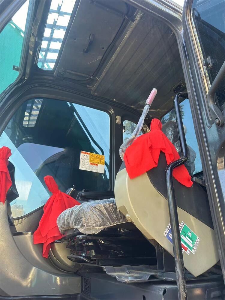 20 Tons Japan Kobelco SK200-8 Excavator Digger Machine With Original Hydraulic Valve