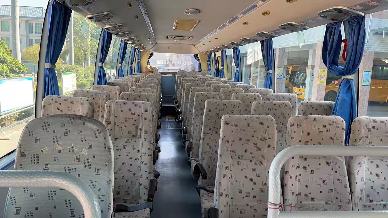 Model Zk6107 Used Yutong Buses 60 Seat Coach Second Hand Buses Yuchai Engine