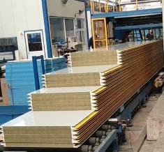China Rockwool PU Insulated Panel Sandwich Panel Cladding For Roof And Wall factory