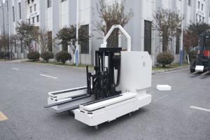 China AGV Body Electric Reach Forward Forklift Truck Four wheel Drive Four Turn Servo Motor Servo Driver factory