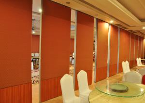 China Acoustic Movable Hanging Retractable Partition Walls For Restaurant factory