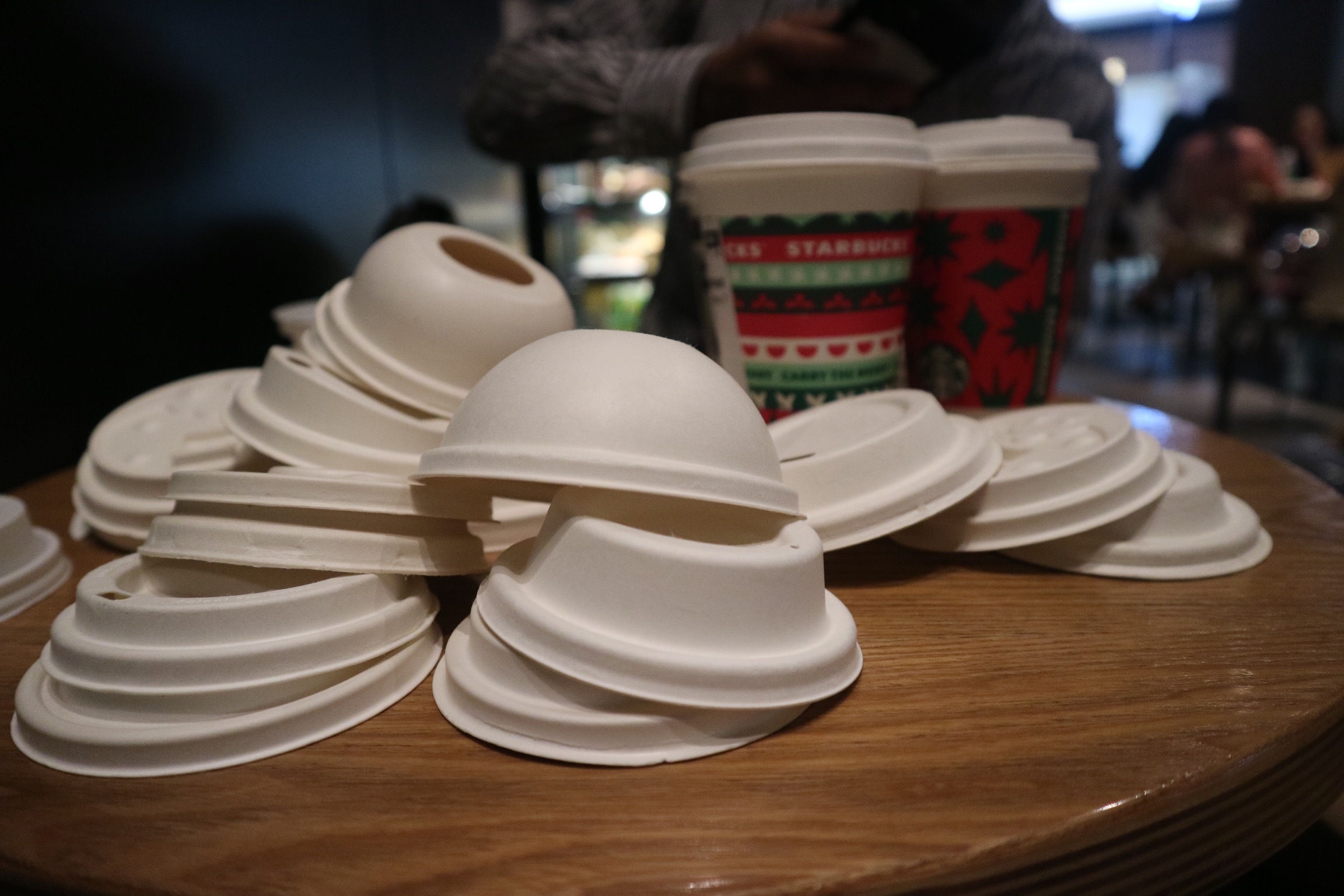 80 90mm Biodegradable Bagasse Cup Lids For Hot Cold Drinking