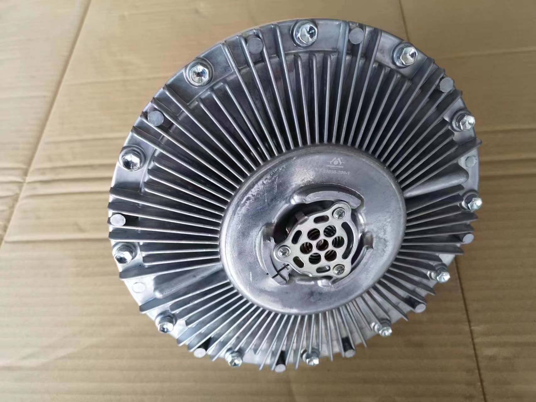1216502091 Fan Clutch For 6WF1 6WG1 Engine Cooling Fan High Cast Aluminum Body