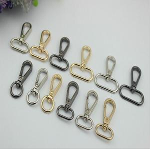China Custom-made zinc alloy metal gold 13 mm round &amp; 20 mm oval eye bolt snap hooks with hanging plating factory