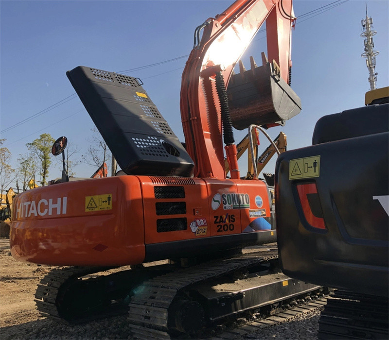 Good condition Second-hand 19400KG Orange Hitachi Excavator Zx200 with ISUZU AA-6BGIT Engine