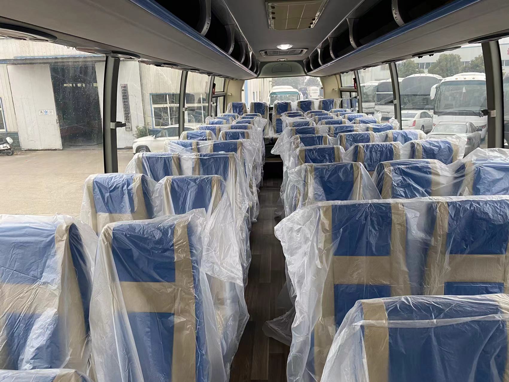 54 Seats Used Yutong Bus Manual Transmission Type 2024 Model for Your Group Excursions