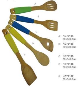 China Wholesale wooden kitchen utensils,cooking spoon with long handle factory