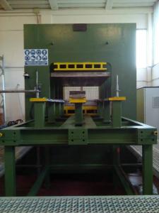 China 800mm Rubber Conveyor Belt Production Line Rubber Hydraulic Press factory