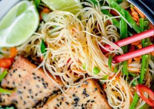 China Dried Chinese Rice Vermicelli Gluten Free for stir fries and cold salads factory