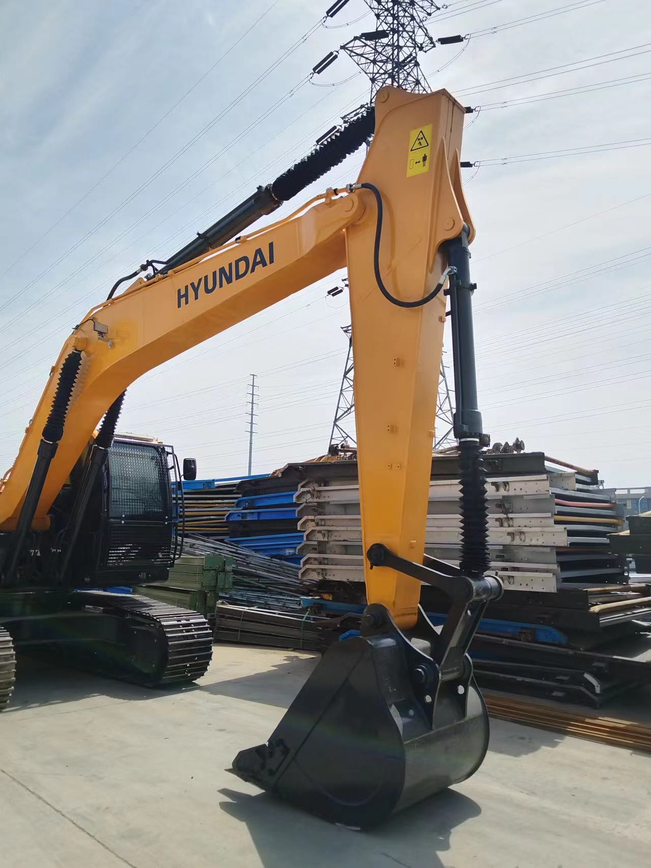 High Efficiency Medium Second Hand Excavator Hyundai 220 Excavator Used Digger