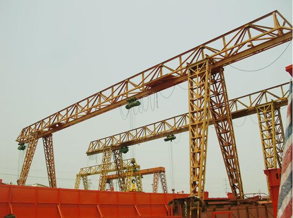 Stainless Single Beam Gantry Crane 32m Lifting Height With Spreader 15 Ton CE