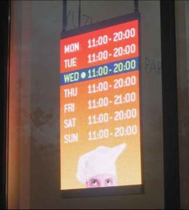 China Led Poster Display Ultra-Thin Lightbox Billboard Hanging Advertising Signs Agent LED Window Display factory