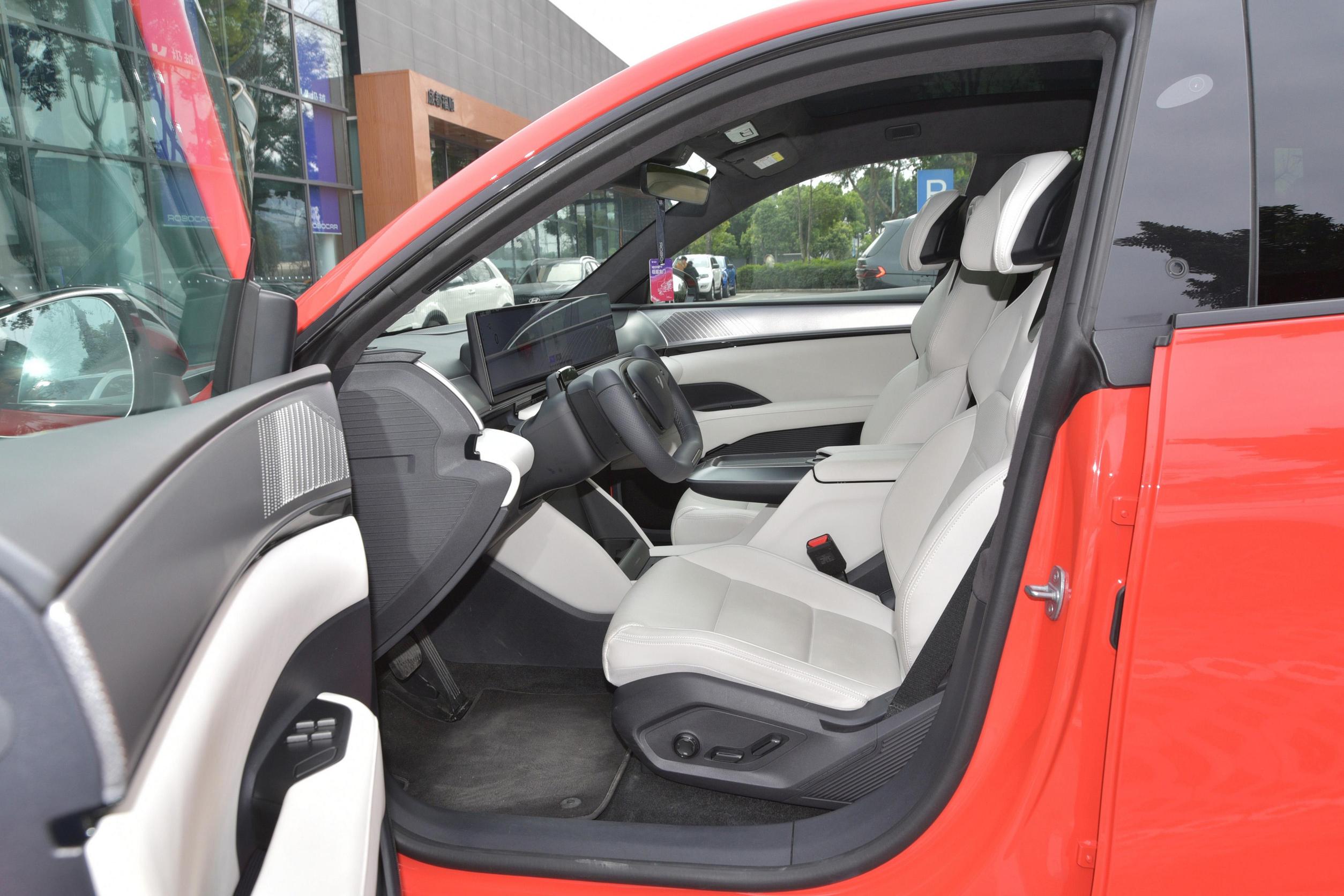 Geely's 200kw 272Ps Pure Electric Car The Future of Driving Level Medium-Large Size SUV Body Structure 5-door 5-seat