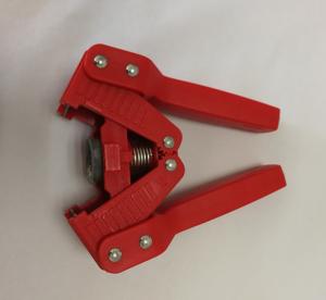 China Double Lever Manual Bottle Capper Plastic Red Color With Built In Magnet factory